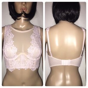 LAST ONE!! New Women’s Victoria’s Secret High Neck Crochet Lace Bra Size 32C